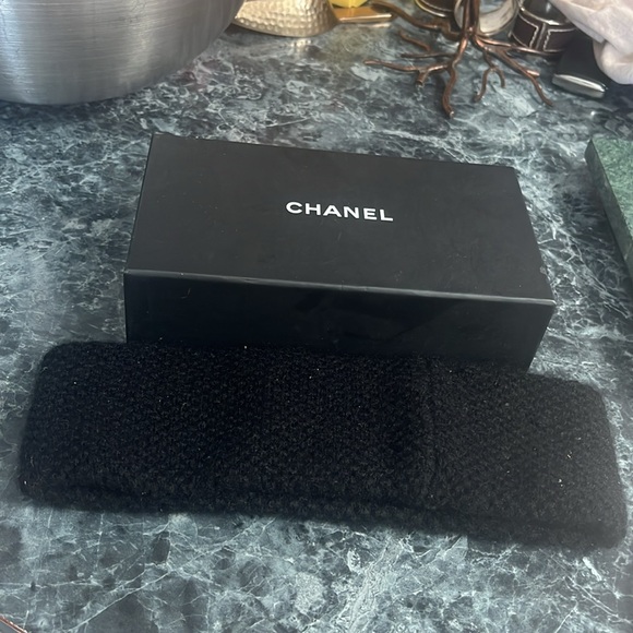 Chanel cashmere headband - Picture 4 of 5